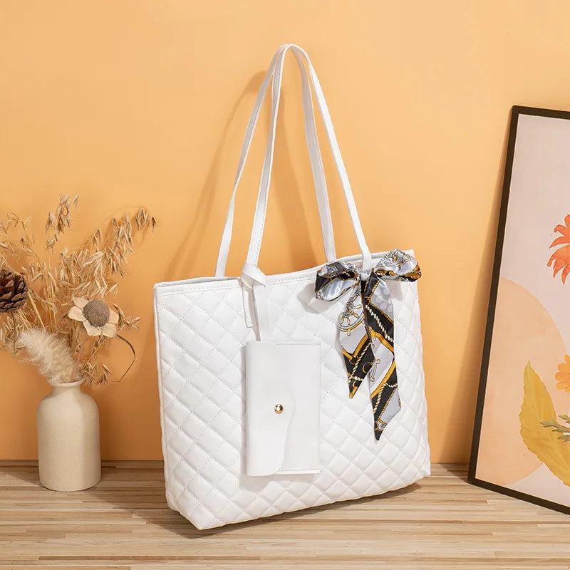 Bolsa de Ombro Feminina - Acolchoado