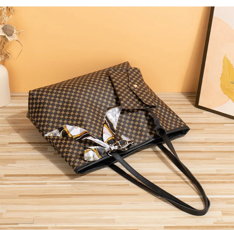 Bolsa de Ombro Feminina - Acolchoado