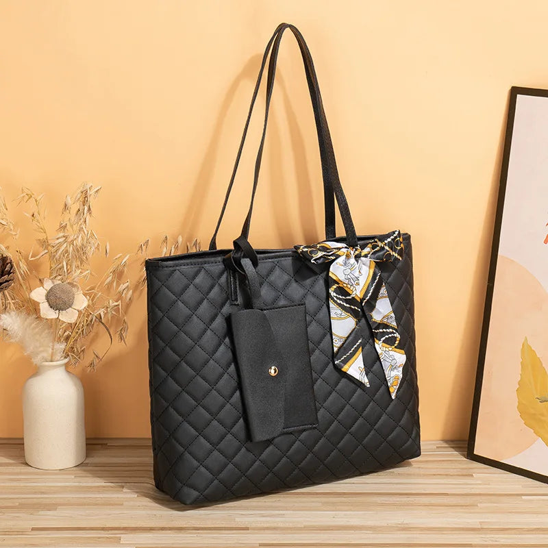 Bolsa de Ombro Feminina - Acolchoado