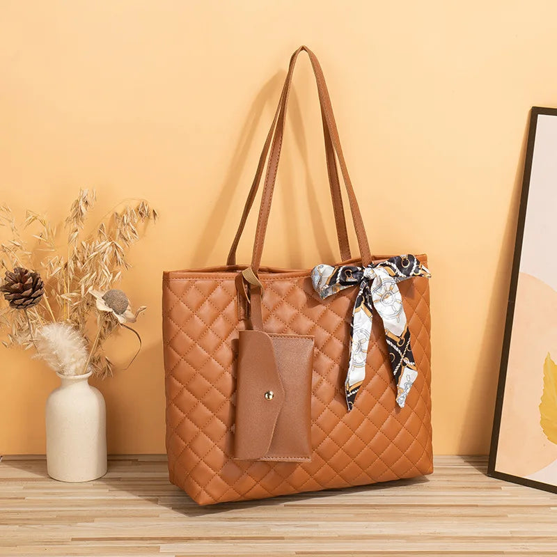 Bolsa de Ombro Feminina - Acolchoado